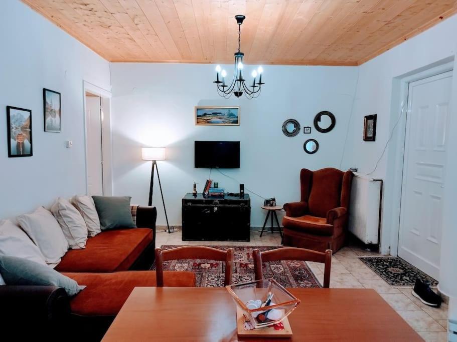 Cozy Cottage For 4 Lávdhas Zewnętrze zdjęcie