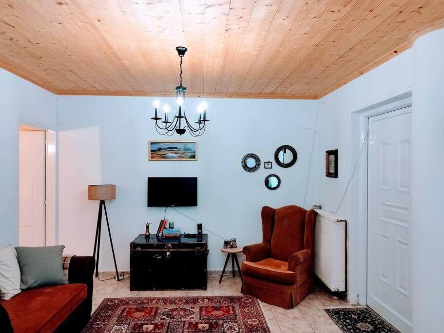 Cozy Cottage For 4 Lávdhas Zewnętrze zdjęcie