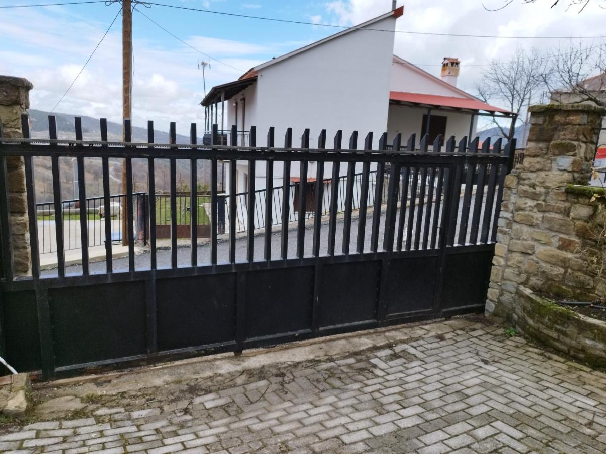 Cozy Cottage For 4 Lávdhas Zewnętrze zdjęcie